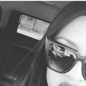 Meet your Posher, Zuly